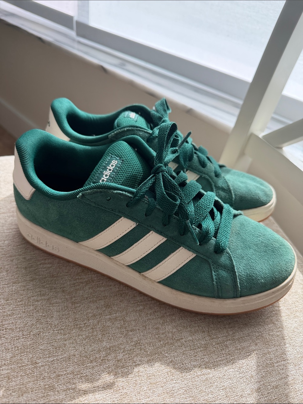 adidas Teal Grand Court Base 00s in Green Colorway with Gum Sole Boys 7